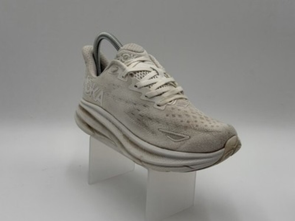 Hoka One One Clifton 9 Women’s Size 5B Triple White Sneakers